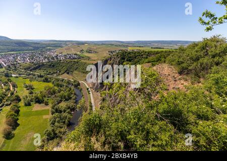 Vista panoramica da Rotenfels, Bad Muenster am Stein, Renania Palatinato, Germania Foto Stock