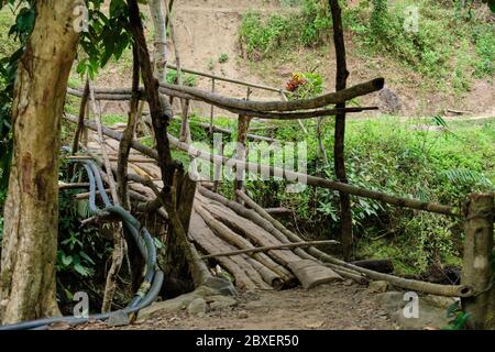 Case di villaggio sull'isola di Panay Filippine Foto Stock