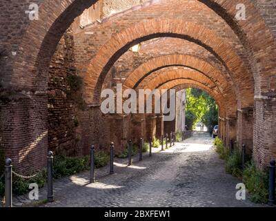 Il Clivus Scauri era un'antica strada romana - Roma, Italia Foto Stock