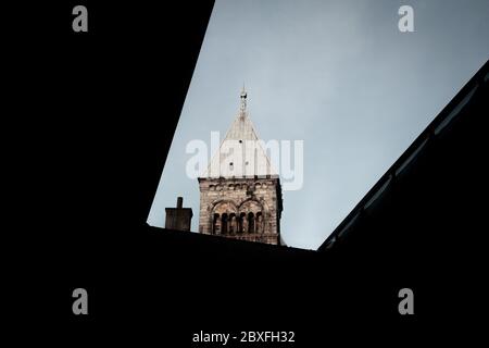 Il tetto della torre della chiesa di Lund è visibile da molti luoghi a Lund, Svezia Foto Stock
