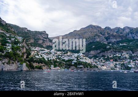 Italia, Campania, Positano - 14 Agosto 2019 - Vista panoramica sulla splendida Positano Foto Stock
