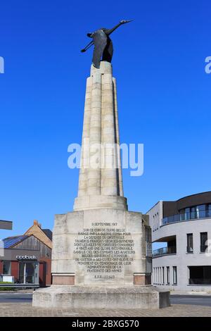 Monumento commemorativo al combattente francese della prima guerra mondiale e al capitano dell'eroe nazionale Georges Guynemer (1894-1917) a Langemark-Poelkapelle, Belgio Foto Stock
