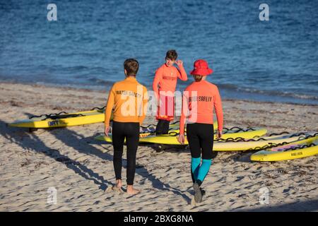 Busselton Australia Occidentale 9 Novembre 2019 : Esercizi di formazione condotti dai membri più giovani del club di salvataggio di Busselton Surf Foto Stock