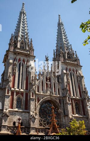 Ucraina, Kiev - 3 giugno 2020: Chiesa di San Nicola, Casa di organo e Musica da camera Chiesa cattolica romana di San Nicola a Kiev. Gotico Foto Stock