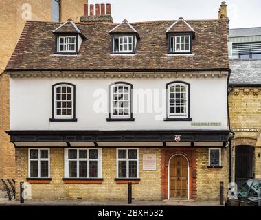 Fisher House Cambridge University Catholic Chaplaucy - originariamente il pub Black Swan, divenne la Chaplaucy dell'Università nel 1925. Elenco di grado II. Foto Stock