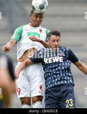 Augusta, Germania. 7 giugno 2020. Firo Augsburg, Germania, 7 giugno 2020, Felix UDUOKHAI, FCA 19 contro Mark UTH, 1.FCK 23 header. FC AUGSBURG - 1.FC KOELN Koln, 07.06.2020 1.Bundesliga, stagione 2019/2020, 30.matchday, Koln Peter Schatz/Pool/primo | Use worldwide Credit: dpa/Alamy Live News Foto Stock