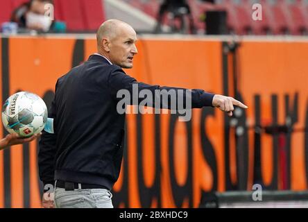 Augusta, Germania. 7 giugno 2020. Firo Heiko HERRLICH, allenatore FCA, gesticulates. FC AUGSBURG - 1.FC KOELN Koln, 07.06.2020 1.Bundesliga, stagione 2019/2020, 30.matchday, Koln Peter Schatz/Pool/primo | Use worldwide Credit: dpa/Alamy Live News Foto Stock