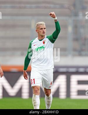Augusta, Germania. Primo 2020 giubilation, Augusta, Philipp MAX, FCA 31 saluti dopo il suo obiettivo per il 1-1 FC AUGUSTA - 1.FC KOELN Koln, 07.06.2020 1.Bundesliga, stagione 2019/2020, 30.matchday, Koln Peter Schatz/Pool/primo | Use Worldwide Credit: dpa/Alamy Live News Foto Stock