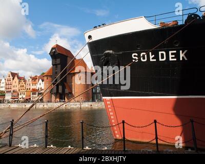 GDANSK, POLONIA - 25 AGOSTO 2014: SS Soldek sul fiume Motlawa a Danzica. La nave fa parte del Museo Marino di Danzica, Polonia. Foto Stock