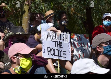 Migliaia di manifestanti partecipano al Black Lives Matter Tucson: Celebrazione della Black Lives protesta e dimostrazione per ricordare i neri che wer Foto Stock