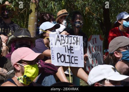 Migliaia di manifestanti partecipano al Black Lives Matter Tucson: Celebrazione della Black Lives protesta e dimostrazione per ricordare i neri che wer Foto Stock