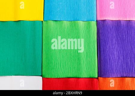 Quadrati tagliati dalla carta. Sfondo multicolore. Risorse grafiche Foto Stock