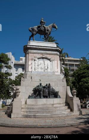 Il Monumento Bruno Mauricio de Zabala in Piazza Zabala, Montevideo, Uruguay, Sud America. Foto Stock