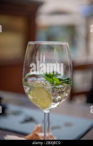 bicchieri per un aperitivo Foto Stock