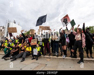Londra. REGNO UNITO. 7 giugno 2020. Manifestanti BLM durante la Black Lives materia in Piazza del Parlamento. Foto Stock