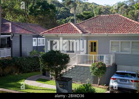 Casa tradizionale australiana, in AVALON Beach un sobborgo costiero di Sydney, casa moderna a un piano, Australia Foto Stock