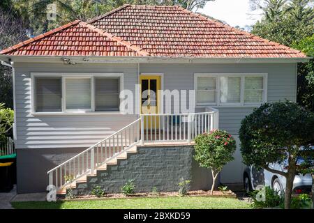 Casa bungalow in stile cottage tradizionale australiano modernizzato ad AVALON Beach, Sydney, Australia Foto Stock