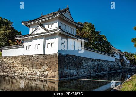 Mura fortificate e torre di difesa del Castello Nijo, Kyoto, Giappone Foto Stock