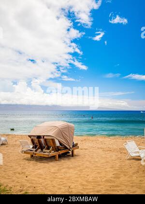 Kaanapali Beach, Maui, Hawaii, tre miglia di sabbia bianca e acqua cristallina Foto Stock