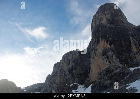 Dramatische Stimmung am Picu Uriellu, berühmtester Berg des Nationalparks Picos de Europa Foto Stock