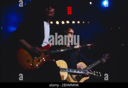 Kölner Rockband BAP startet ihre Tournee in Köln, Deutschland 1999, Gitarrist Klaus Major Heuser (Links) und Frontmann Wolfgang Niedecken Foto Stock