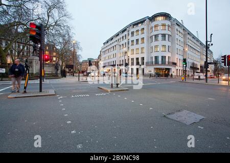 Intersezione Hobart Place SW1, Londra, Inghilterra Foto Stock