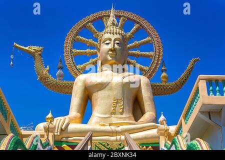 Buddha grande su Koh Samui, Thailandia in una giornata estiva Foto Stock