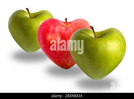 Tre mele a forma di cuore, isolate su sfondo bianco Foto Stock