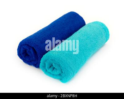 Gli asciugamani del bagno isolata contro uno sfondo bianco Foto Stock