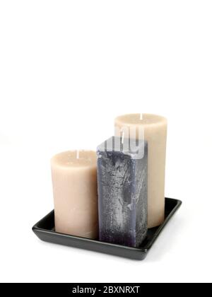 Le candele profumate isolata contro uno sfondo bianco Foto Stock