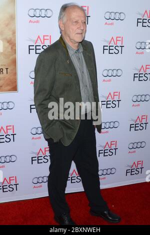 8 novembre 2015, Hollywood, California, USA: Werner Herzog Werner Herzog partecipa al AFI FEST 2015 presentato da Audi North American Premiere Special Screening di ''Queen of the Desert'' al Dolby Theatre. (Immagine di credito: © Billy Bendight/ZUMA Wire) Foto Stock