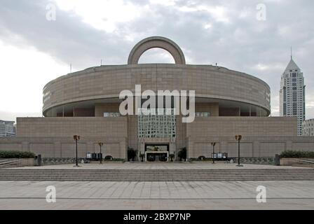 Il Museo di Shanghai è un museo di arte antica cinese in Piazza del Popolo, Shanghai, Cina. La collezione ha pezzi provenienti da tutto il paese. Foto Stock