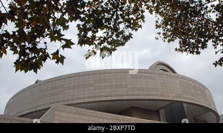 Il Museo di Shanghai è un museo di arte antica cinese in Piazza del Popolo, Shanghai, Cina. La collezione ha pezzi provenienti da tutto il paese. Foto Stock