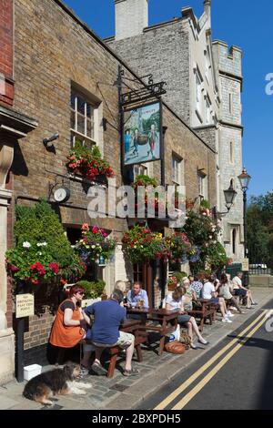 The Two Brewers pub on Park Street, Windsor, Berkshire, Inghilterra, Regno Unito, Europa Foto Stock