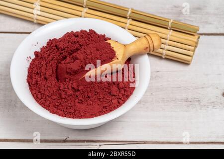 Lievito di riso rosso in polvere o angkak Foto Stock
