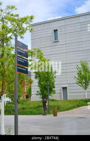 Weimar, Germania 05-19-2020 indicazioni per i turisti e il museo Bauhaus Foto Stock
