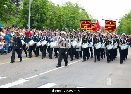 Musicisti della Marina alla parata russa 9 maggio 2010 a Sevastopol Foto Stock