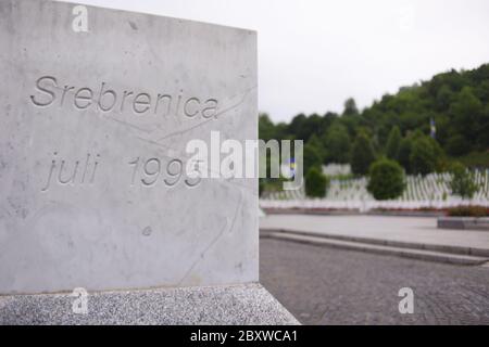 Srebrenica, Bosnia-Erzegovina, 01 2020 giugno: Memoriale e cimitero di Srebrenica-Potocari per le vittime del massacro del 1995 Foto Stock