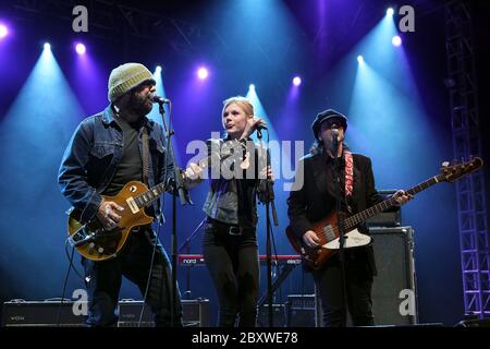 Daniel Lanois & Black Dub si esibiscono al pori Jazz Festival, Finlandia, 14 luglio 2011 Foto Stock