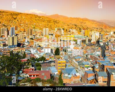 La Paz centro città in giornata di sole, Bolivia, Sud America. Foto Stock