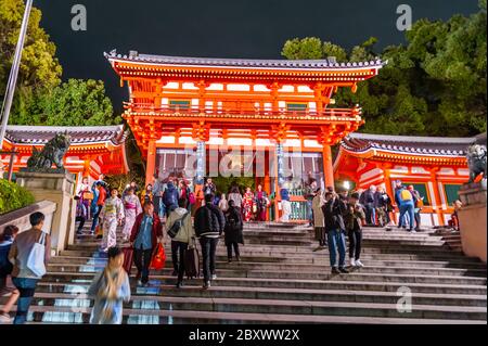 Yasaka santuario, o Gion santuario nel vecchio quartiere della GION a kyoto, Giappone Foto Stock