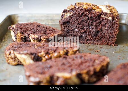 Doppio pane al cioccolato con banana Foto Stock