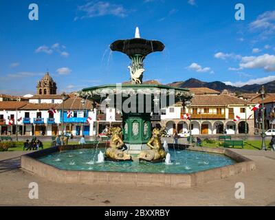 Fontana su Plaza de Armas a Cusco, Perù Foto Stock