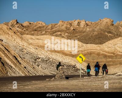 Svolta a sinistra nel deserto di Atacama Foto Stock