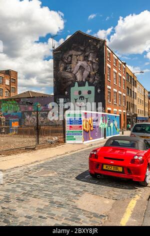 Street Art di Gonzalo Borondo nel Royal Borough di Kensington e Chelsea, Inghilterra Foto Stock