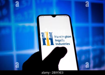 In questa illustrazione è riportato un logo Huntington Ingalls Industries (HII) visualizzato su uno smartphone. Foto Stock