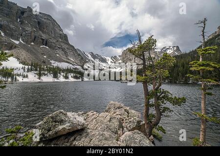 Foto di paesaggio da Loch vale nel Rocky Mountain National Park, Colorado Foto Stock