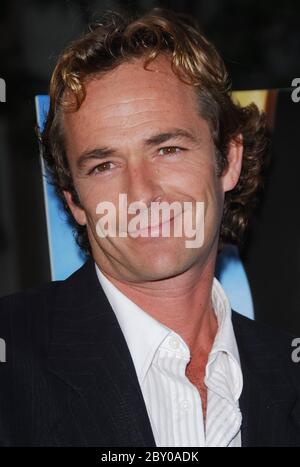 Luke Perry alla prima di Los Angeles della serie originale HBO "John from Cincinnati" tenutasi al Paramount Theatre, Paramount Picture Studios di Hollywood, California. L'evento si è svolto giovedì 31 maggio 2007. Photo by: SBM / PictureLux - file Reference N. 34006-5292SBMPLX Foto Stock