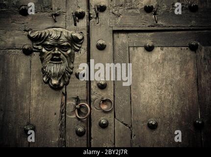 Close-up di vecchie porte Cartagena, Colombia Foto Stock