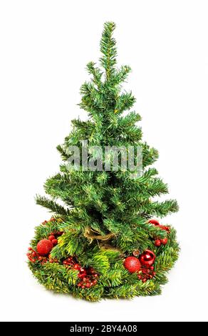 Albero di natale con le palle isolato Foto Stock